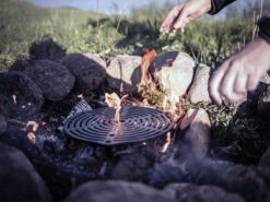 Petromax Gietijzeren Onderzetter Met Pootjes -Petromax Winkel petromax gietijzeren onderzetter met pootjes 1